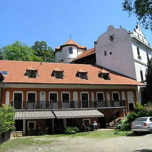 Vetrnik 2*, Praga Czechy